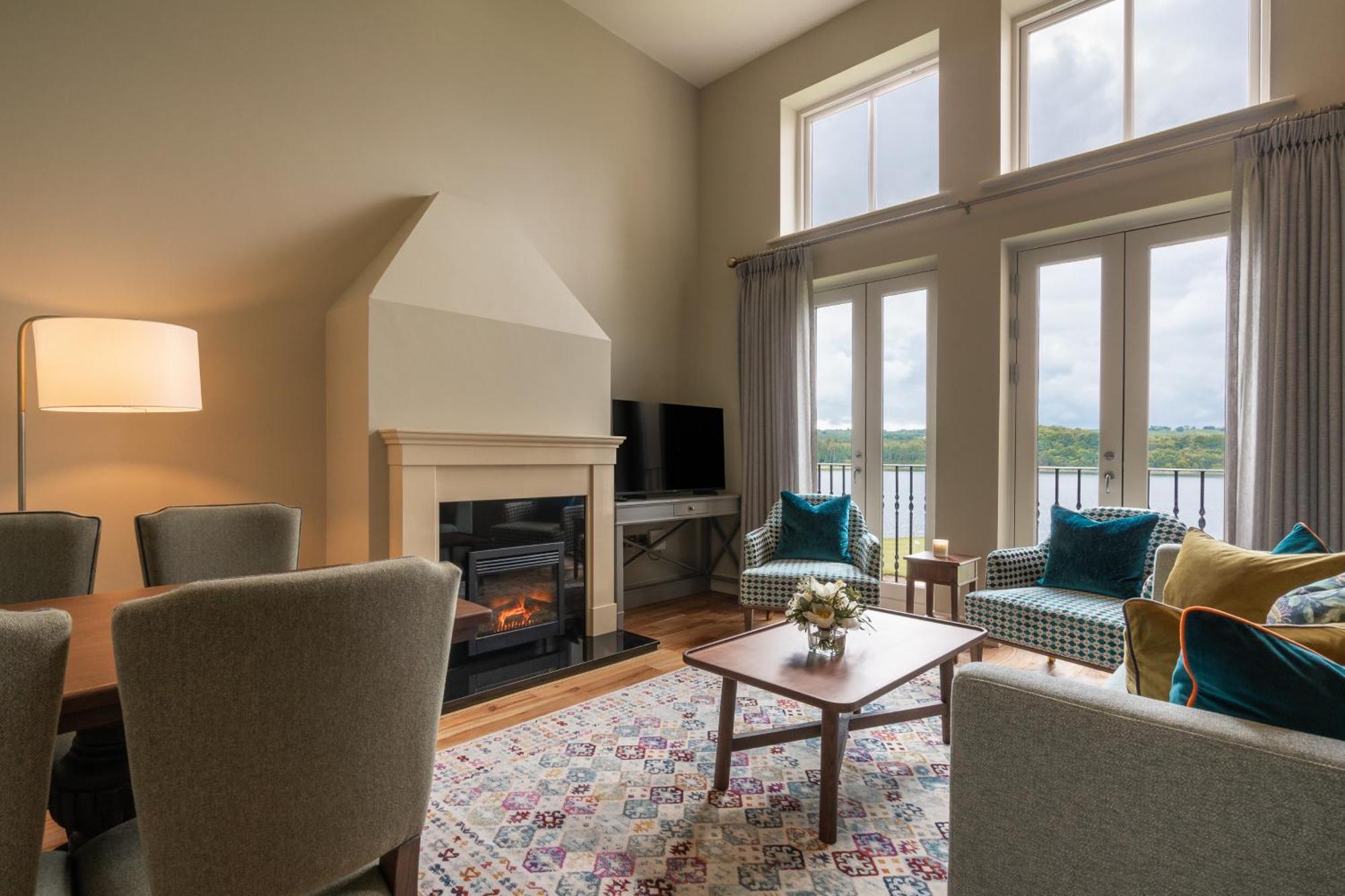 Lough Erne Resort Enniskillen Exterior foto A living room at the Inn at the Opera