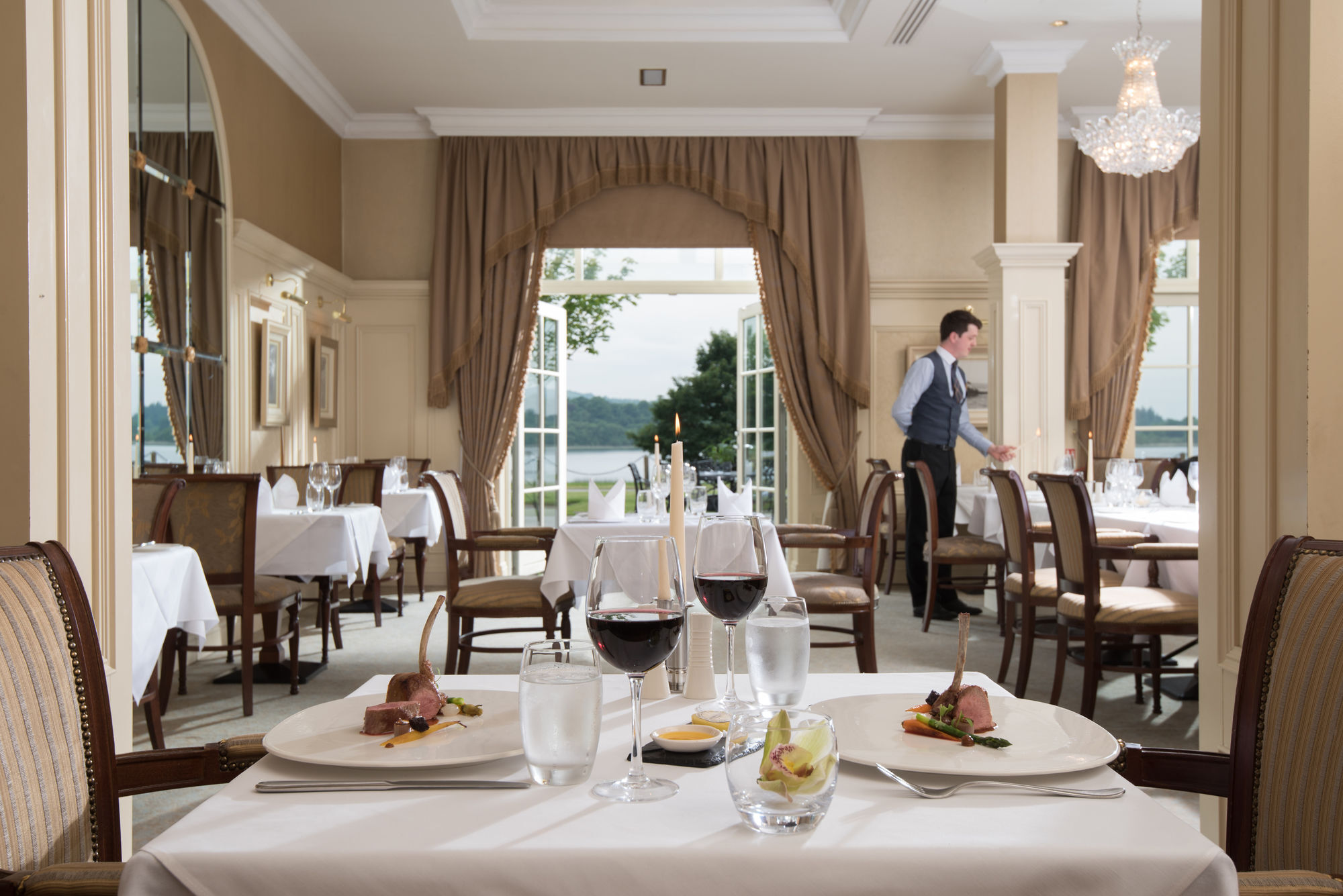 Lough Erne Resort Enniskillen Exterior foto The restaurant at the Killarney International Hotel