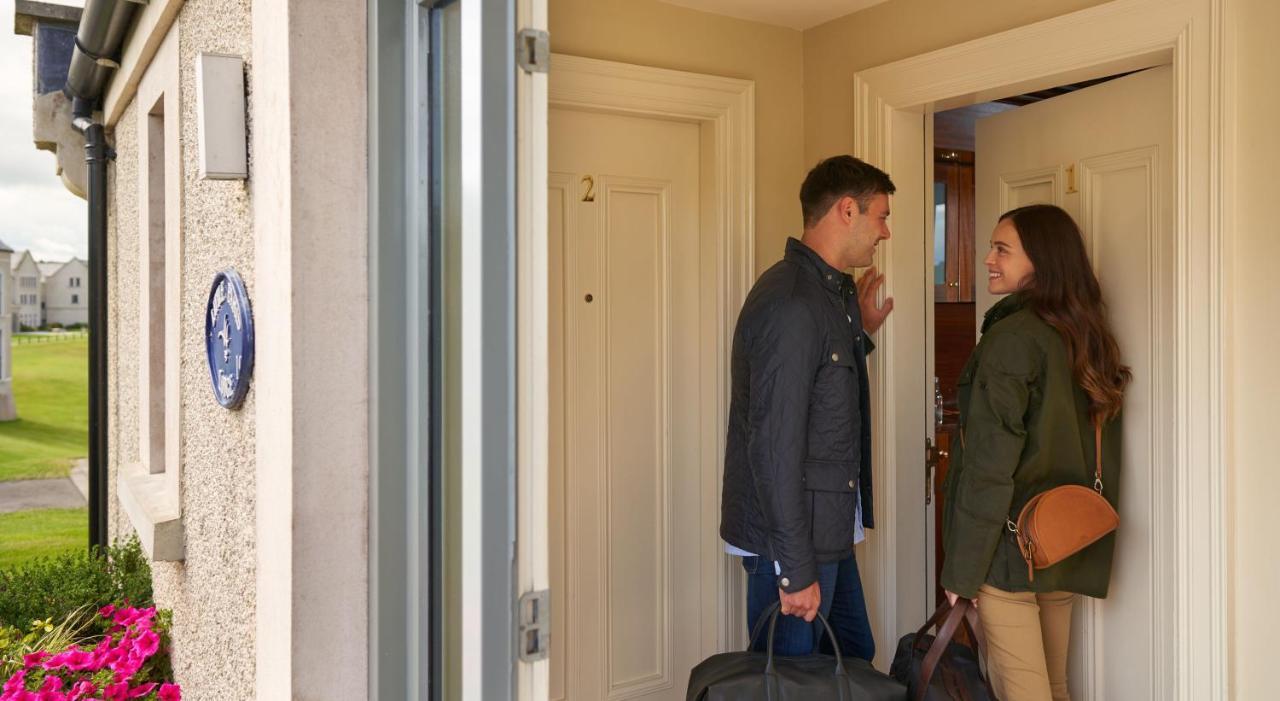 Lough Erne Resort Enniskillen Exterior foto A guest being welcomed at a B&B
